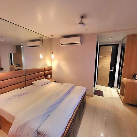 Solitaire Hotel New Delhi Ngoại thất bức ảnh