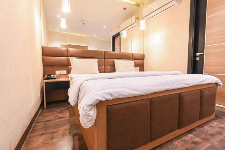 Solitaire Hotel New Delhi Ngoại thất bức ảnh