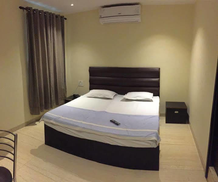 Solitaire Hotel New Delhi Ngoại thất bức ảnh