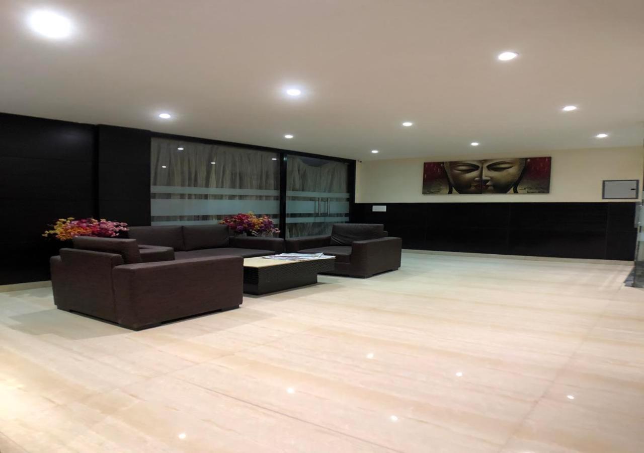 Solitaire Hotel New Delhi Ngoại thất bức ảnh