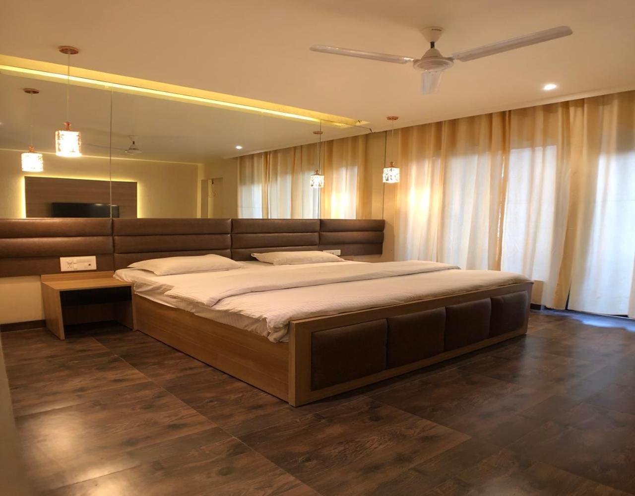 Solitaire Hotel New Delhi Ngoại thất bức ảnh